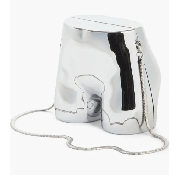 Silver Metallic Clutch with Reflective Finish - Picture 2 of 6